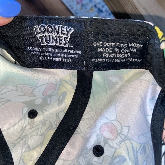 Looney Tunes All Over Print Snapback Hat Bugs Bunny Daffy L1 - Picture 6 of 7